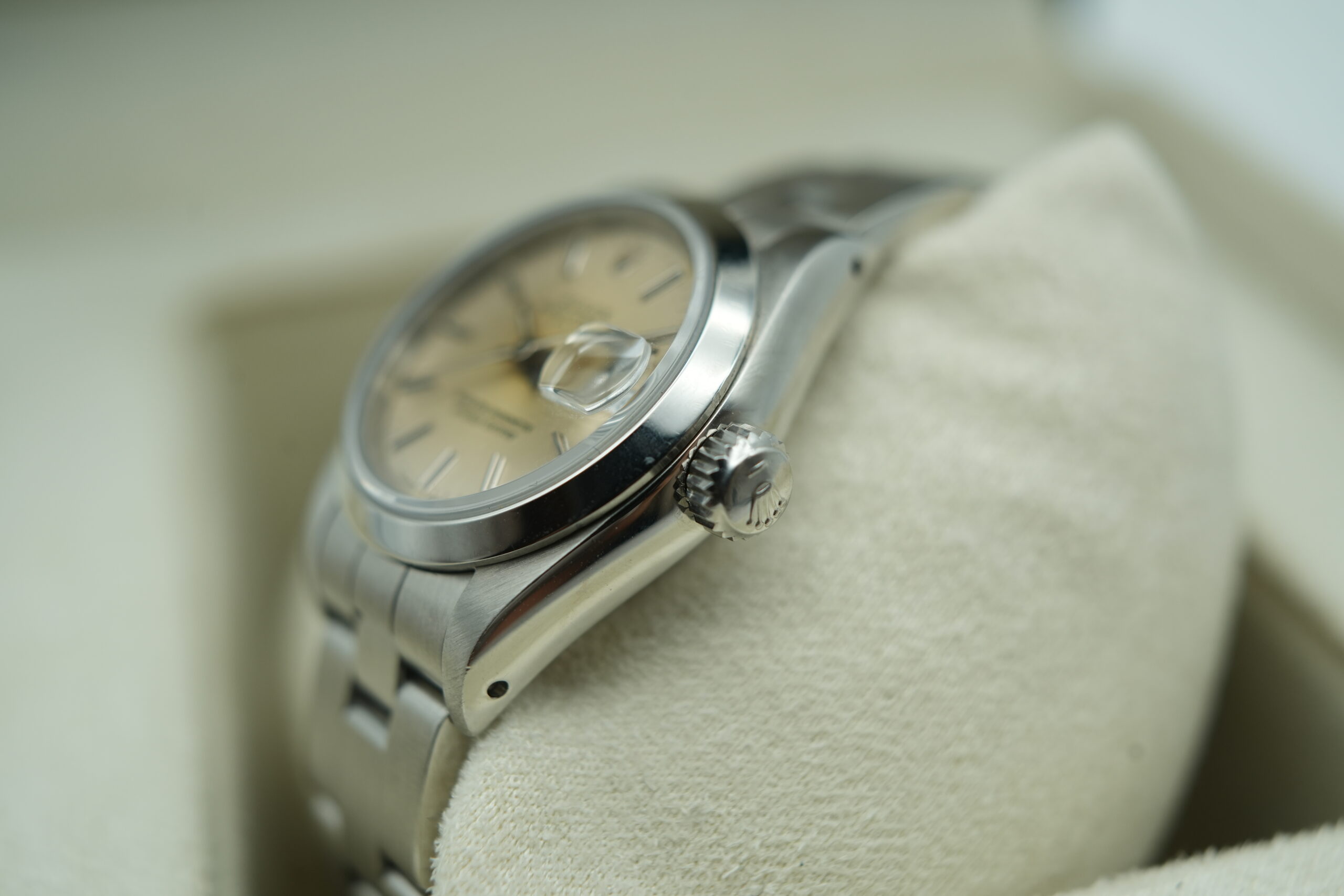 Rolex 69160 Ladies Oyster Perpetual Date