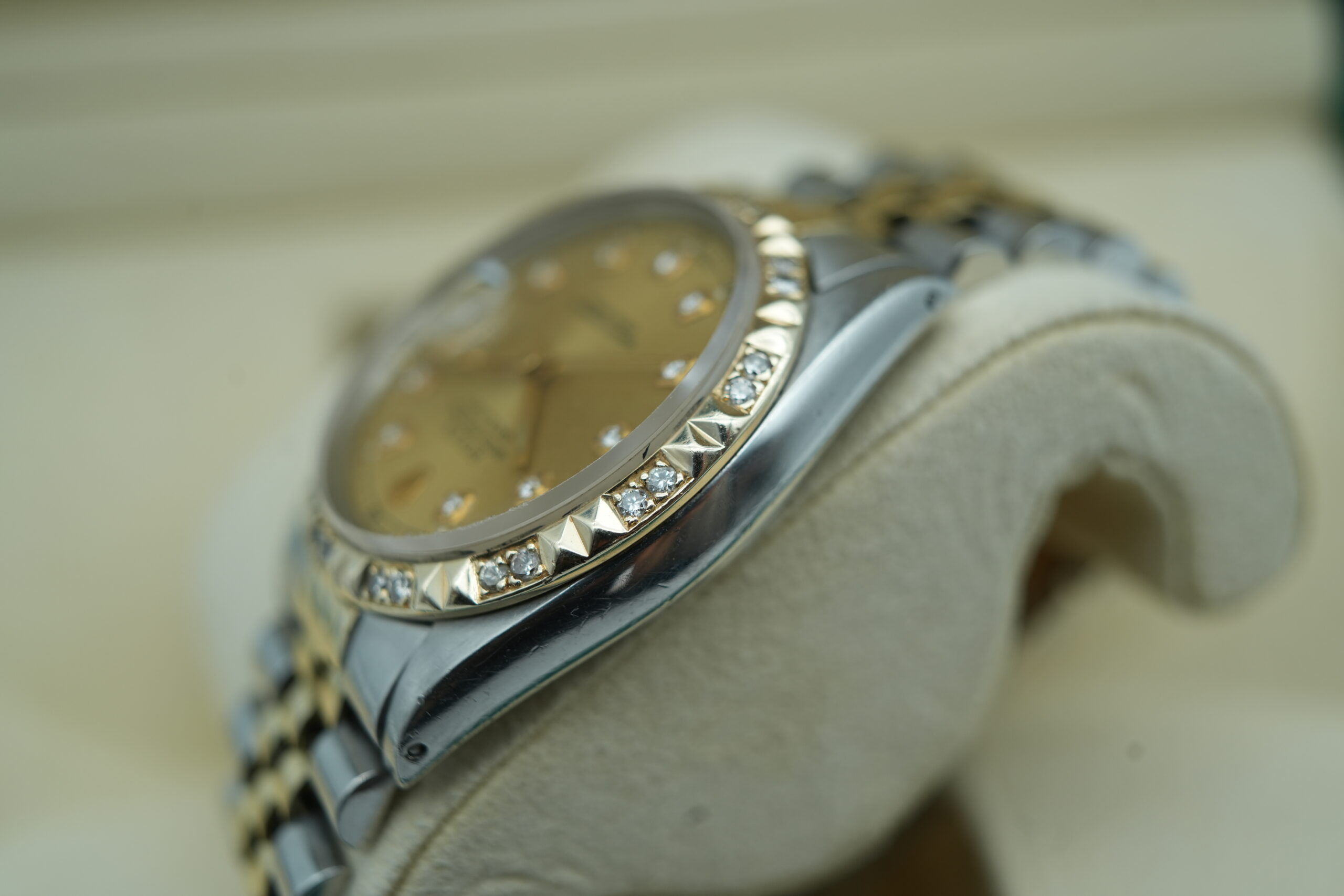 Rolex 16013 Datejust 36 Rare Pyramid Bezel