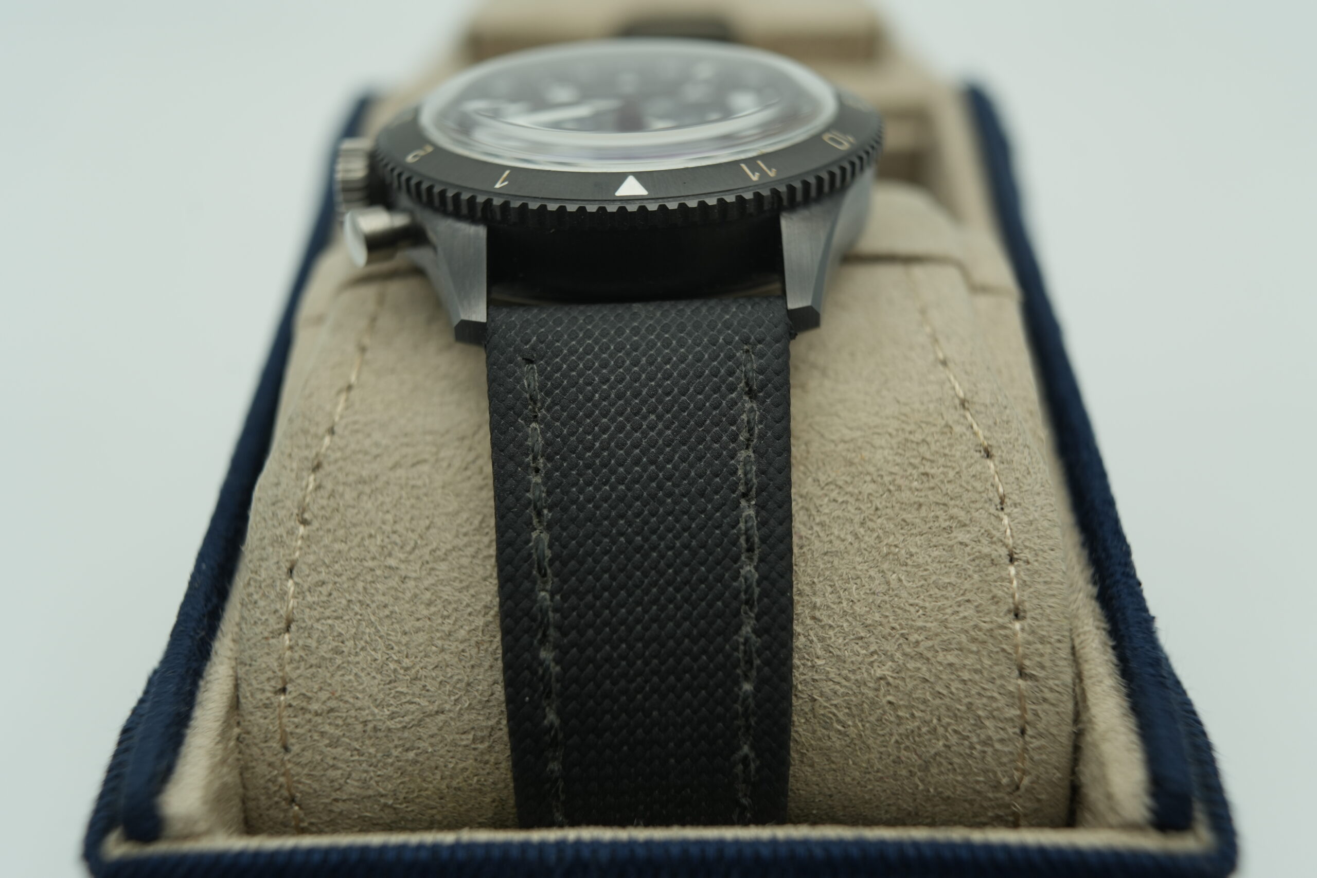 Breitling SB0445 Super Avi B04  Chronograph GMT Mosquito Night Fighter