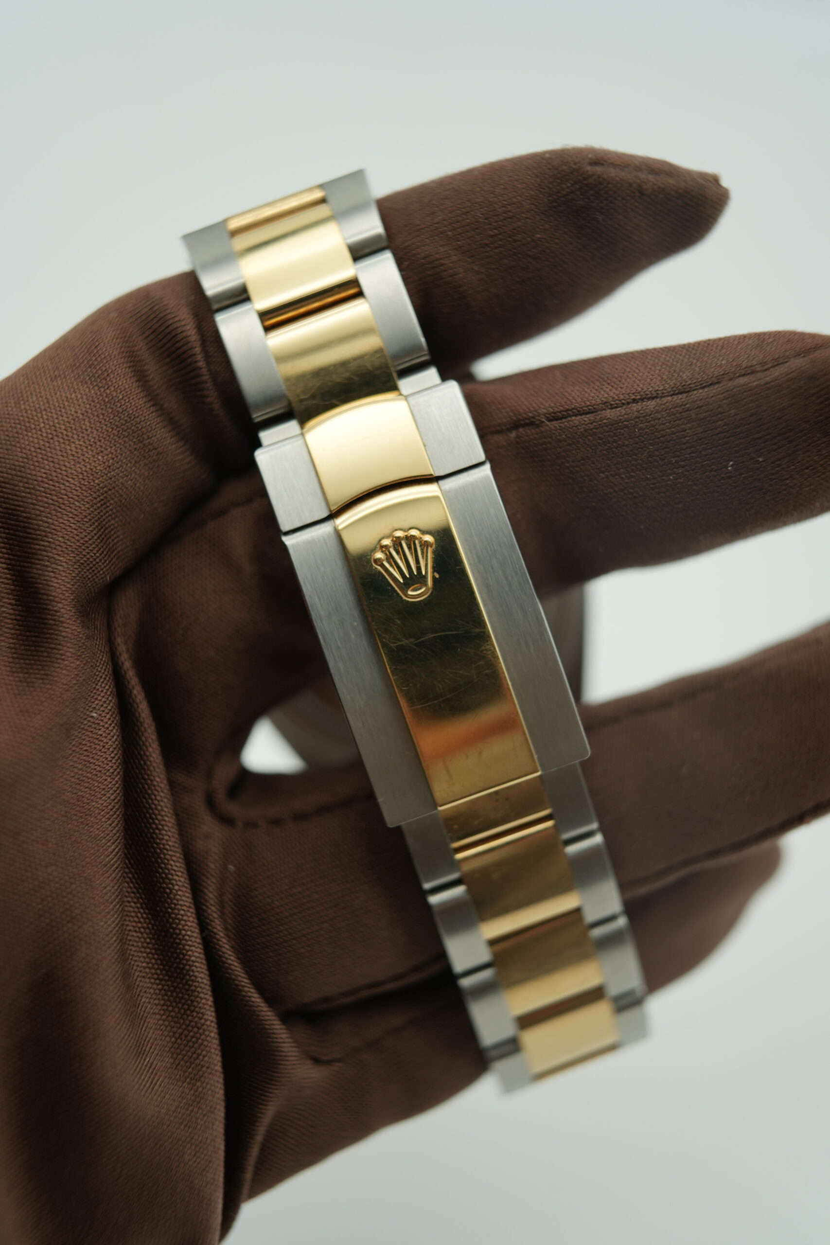 Rolex 126333 Datejust 41 Champagne Diamond Dial on Oyster