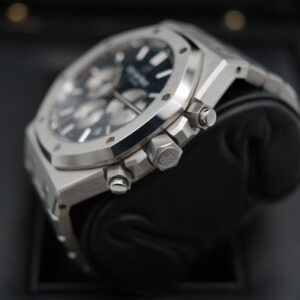 Audemars Piguet Blue Dial Oak Chrono view 5