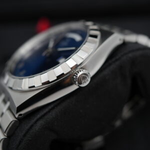 Tudor 28600 Royal Blue dial view 4