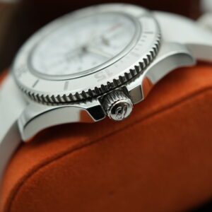 Breitling A17312 SuperOcean II view 4