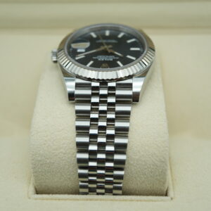 Rolex 126334 Datejust 41 Blue Dial in Jubilee