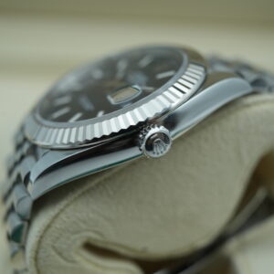 Rolex 126334 Datejust 41 Blue Dial in Jubilee