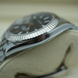 Rolex 126334 Datejust 41 Blue Dial in Jubilee