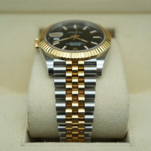 Rolex 126333 41mm Two-Tone Datejust Black Dial view 4