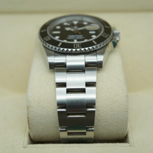 Rolex 126610LN Submariner Date view 3