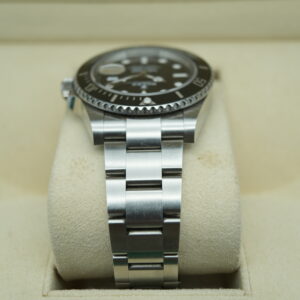 Rolex 126610LN Submariner Date view 4
