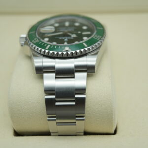 Rolex 116610LV Submariner “Hulk” view 4