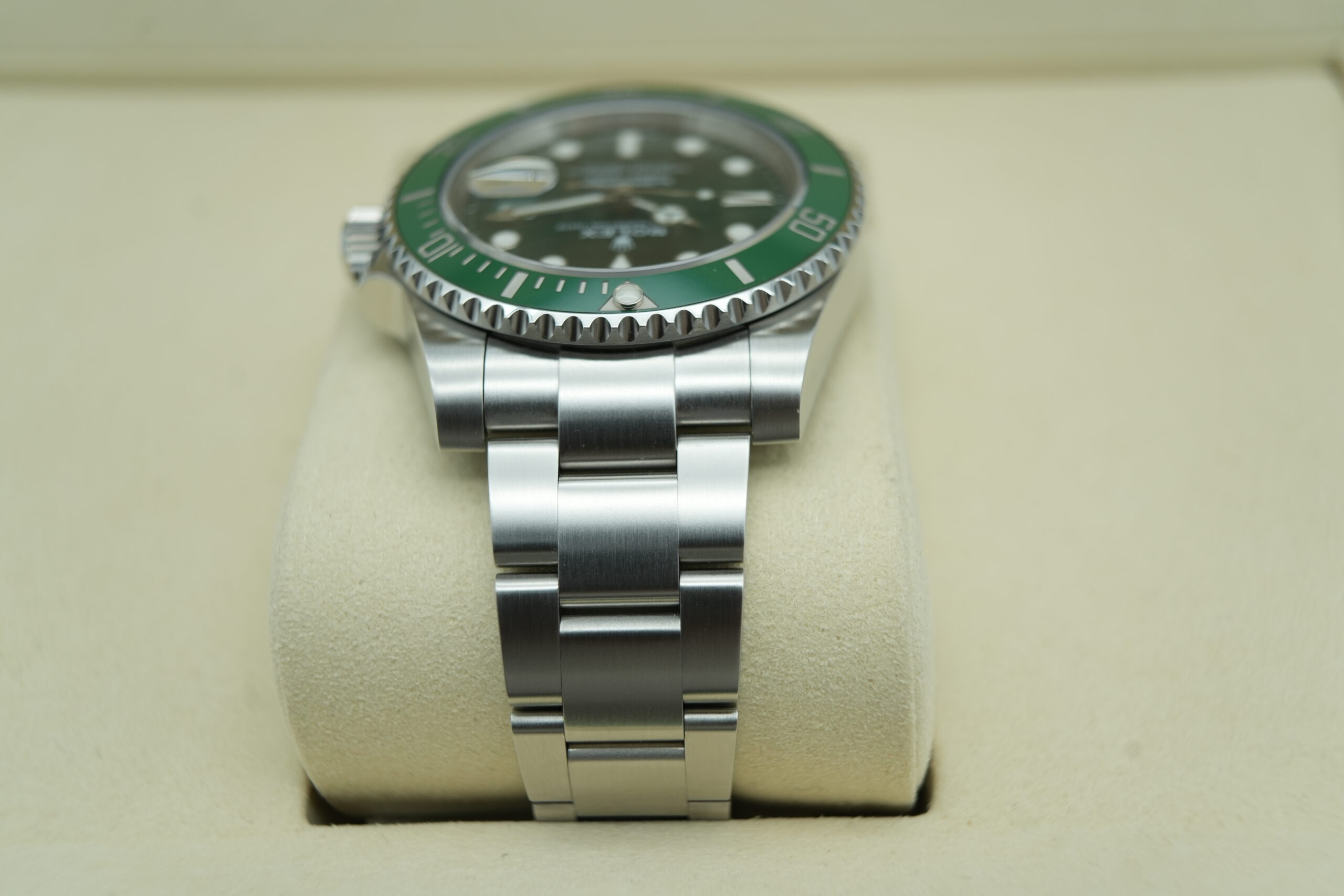 Rolex 116610LV Submariner "Hulk"