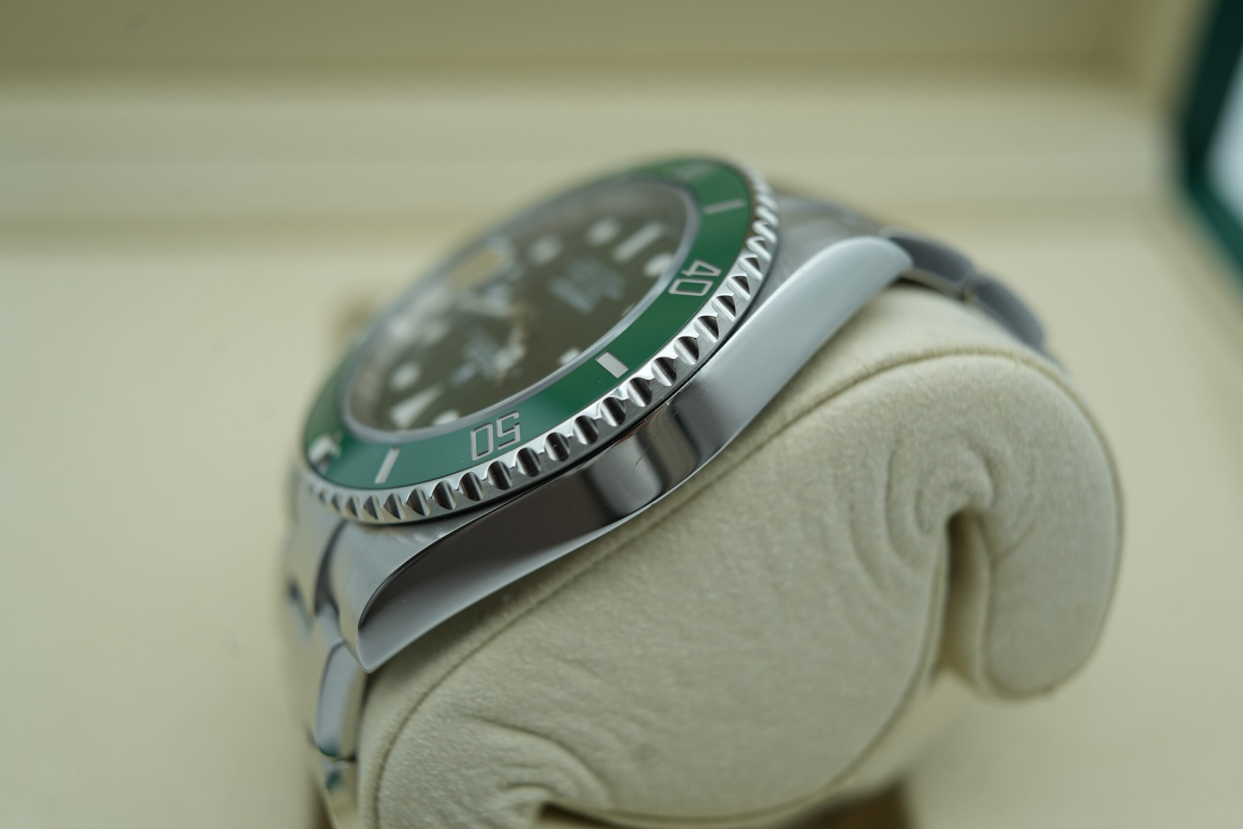 Rolex 116610LV Submariner "Hulk"